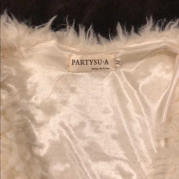 Partysu Designed In Korea Faux Fur Jacket - Picture 5 of 6